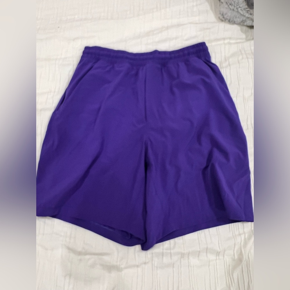 Lululemon men’s pace breaker shorts small purple
